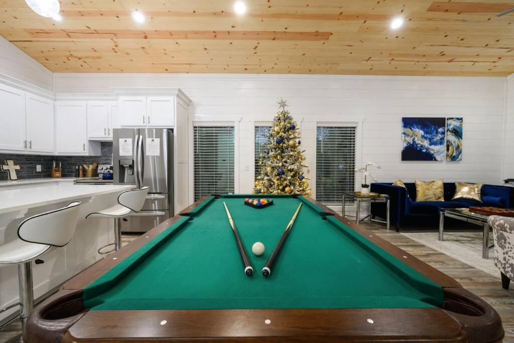 Diamond W/ Jet Shower & Secluded Back Deck!