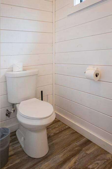 Diamond W/ Jet Shower & Secluded Back Deck! *