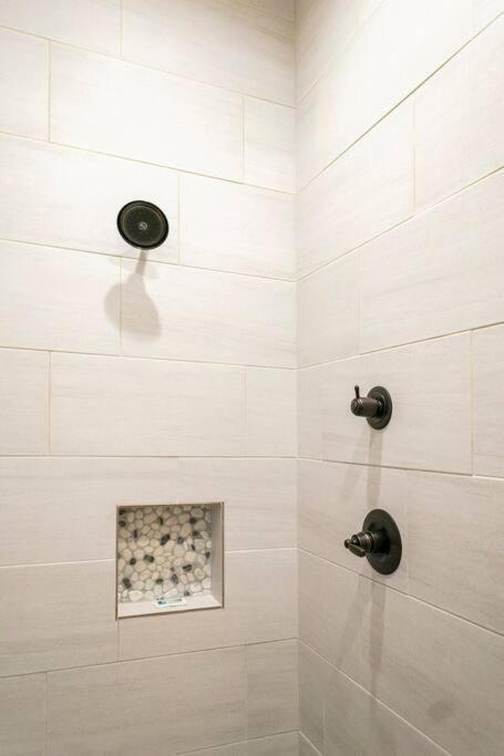 Diamond W/ Jet Shower & Secluded Back Deck! *