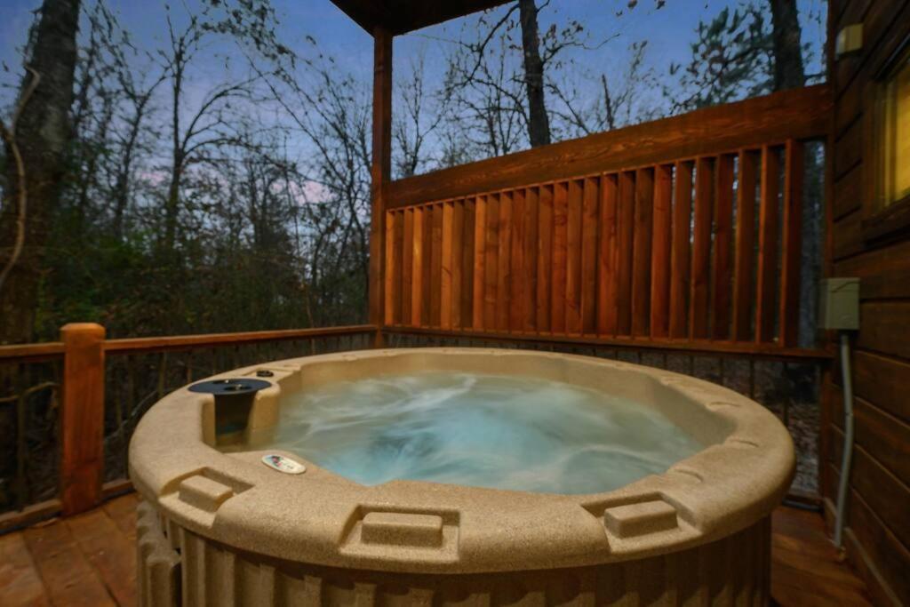 Diamond W/ Jet Shower & Secluded Back Deck! *